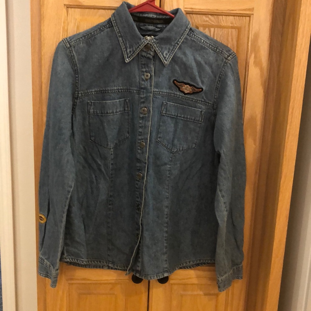 EUC womens denim Harley Davidson long sleeve shirt.